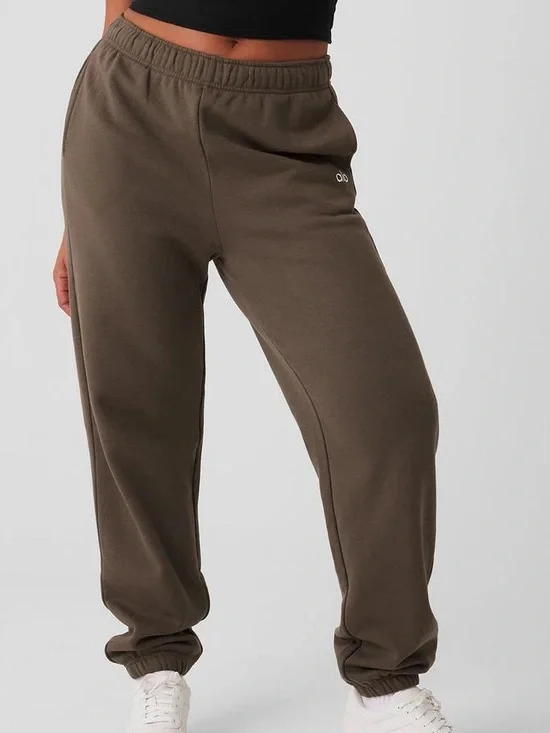 Alo Accolade Olive Tree Sweat Set - Picture 9 of 9